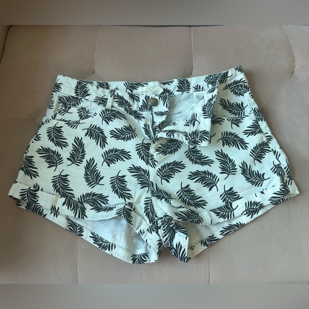 H and M feather print hot pants.